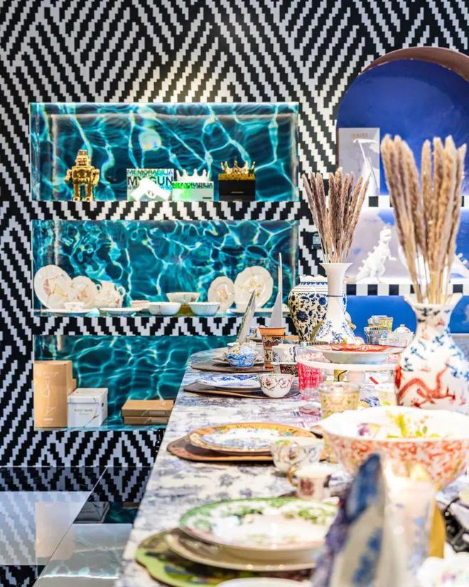 生新表达百联赴约2024进博会OG真人游戏探觅艺术与商业的共(图2) 生新表达百联赴约2024进博会OG真人游戏探觅艺术与商业的共(图2)