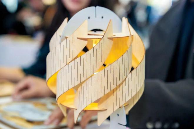 生新表达百联赴约2024进博会OG真人游戏探觅艺术与商业的共(图4) 生新表达百联赴约2024进博会OG真人游戏探觅艺术与商业的共(图4)