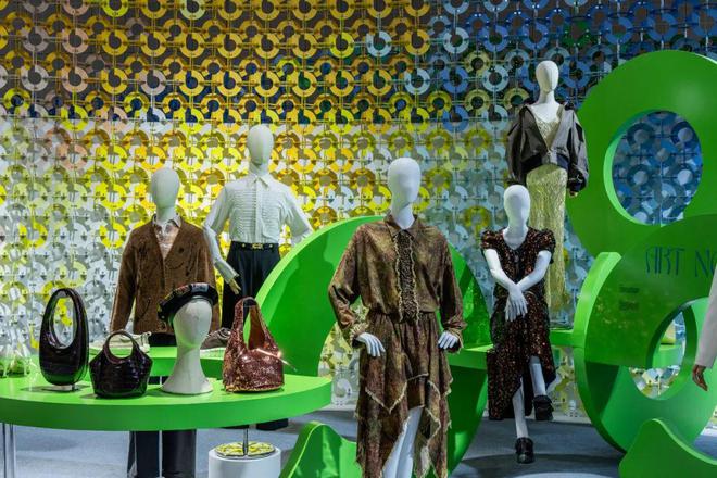 生新表达百联赴约2024进博会OG真人游戏探觅艺术与商业的共(图12) 生新表达百联赴约2024进博会OG真人游戏探觅艺术与商业的共(图12)