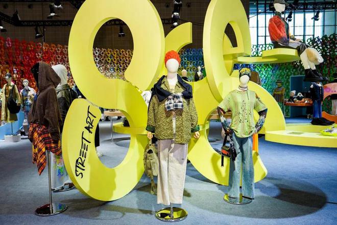 生新表达百联赴约2024进博会OG真人游戏探觅艺术与商业的共(图21) 生新表达百联赴约2024进博会OG真人游戏探觅艺术与商业的共(图21)