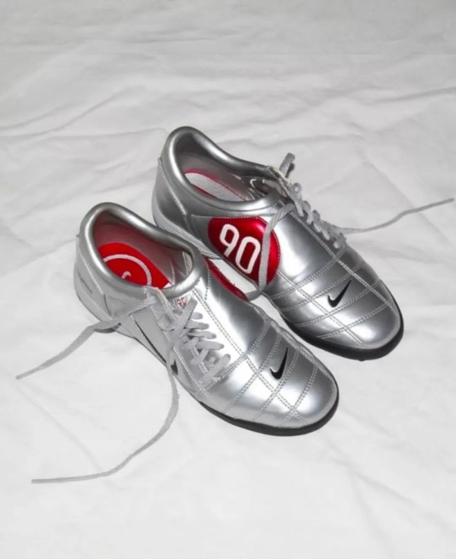 牌色这4双sneakers值得一冲！OG真人平台当「液态银」成春夏潮人招(图3)