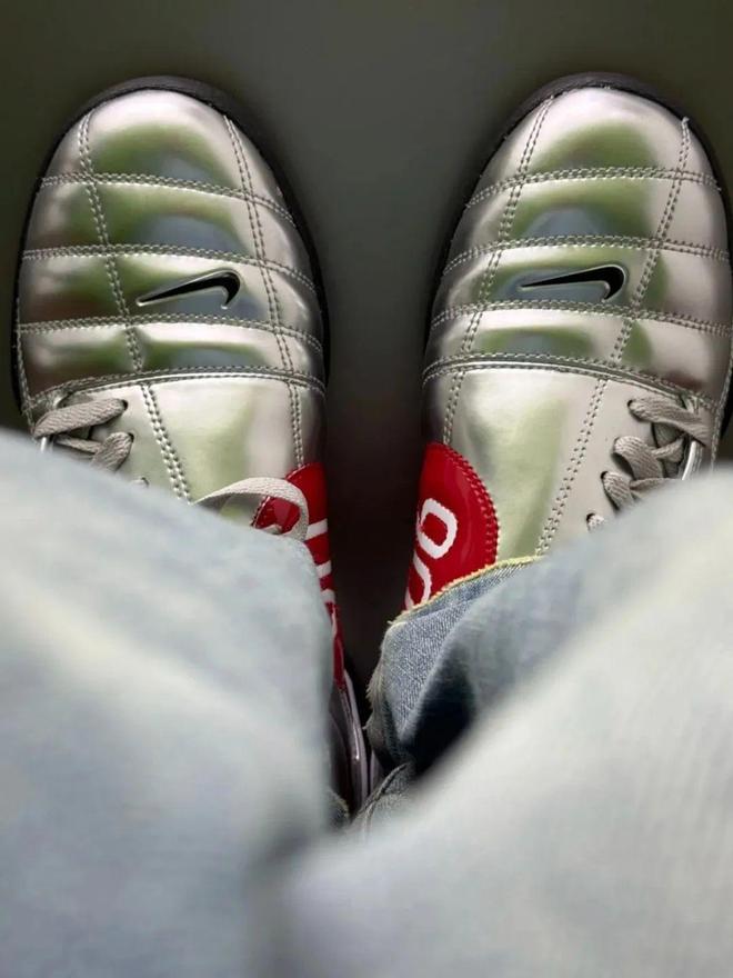 牌色这4双sneakers值得一冲！OG真人平台当「液态银」成春夏潮人招(图20)